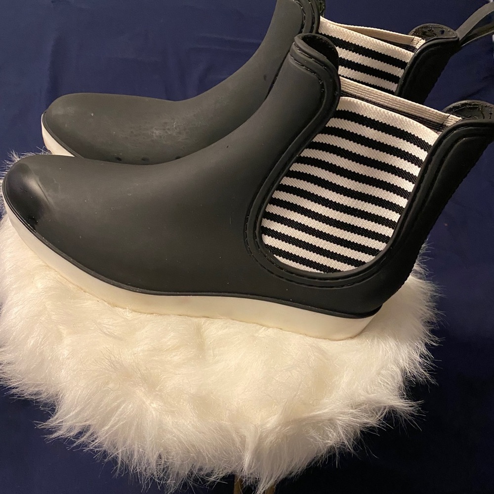 Ankle rain boots